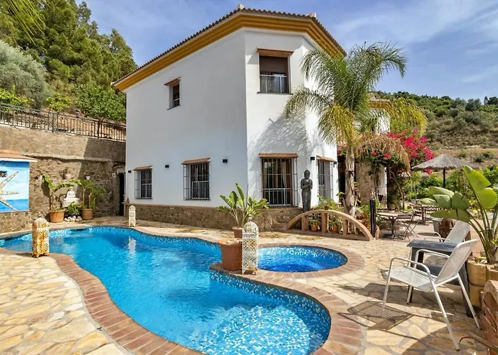 Padre Sol Yoga Retreat Center Malaga By Andaraholidays Саялонга