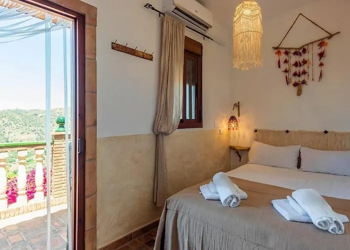 Padre Sol Yoga Retreat Center Malaga By Andaraholidays Саялонга